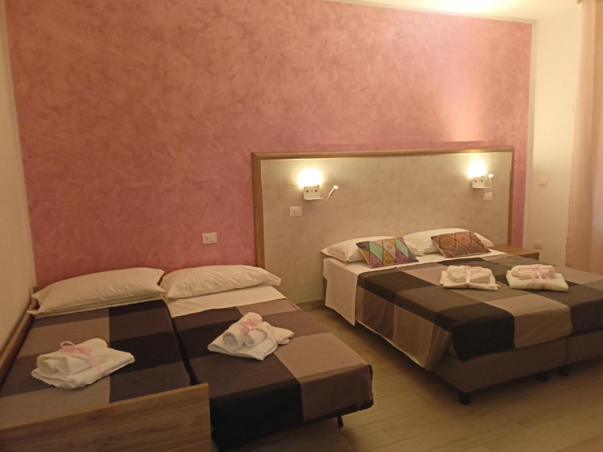 La Dea Rooms Ferrara Eksteriør billede